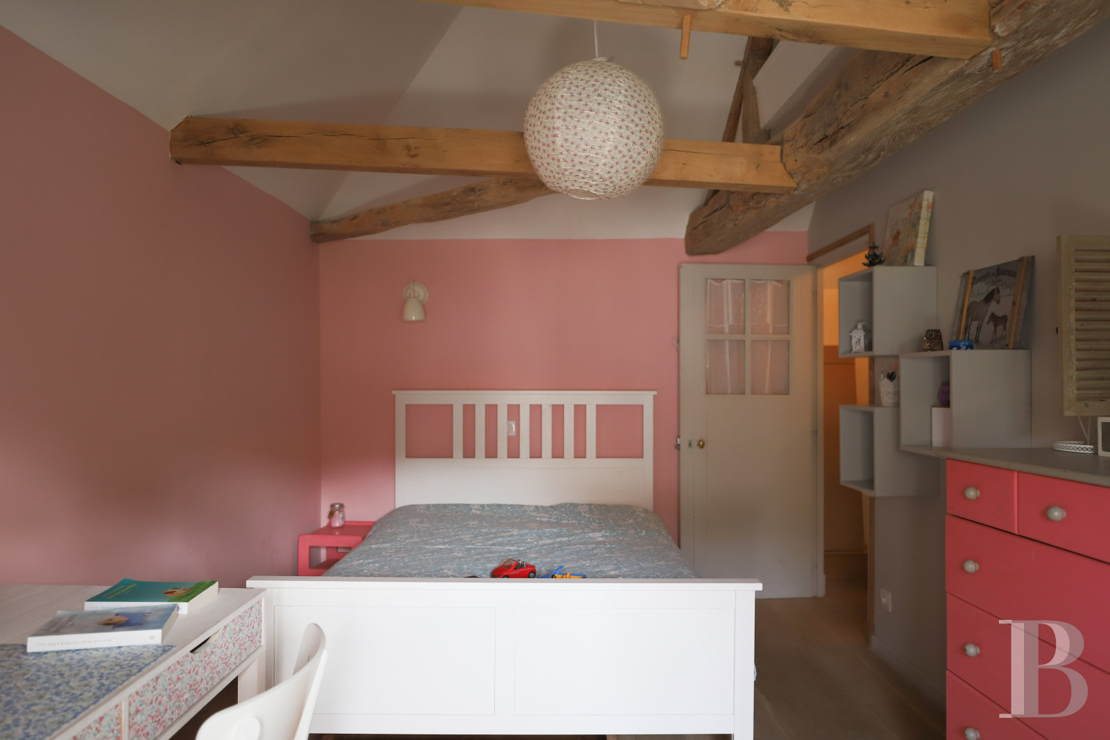 En Normandie, à Falaise, une maison des 17e et 18e siècles au cœur d’un quartier historique - photo  n°29